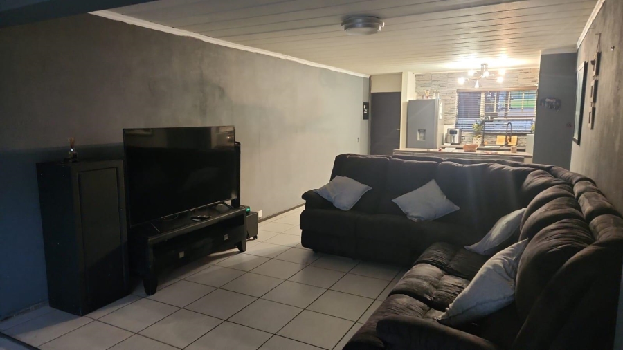 To Let 2 Bedroom Property for Rent in Hartebeespoort A H North West